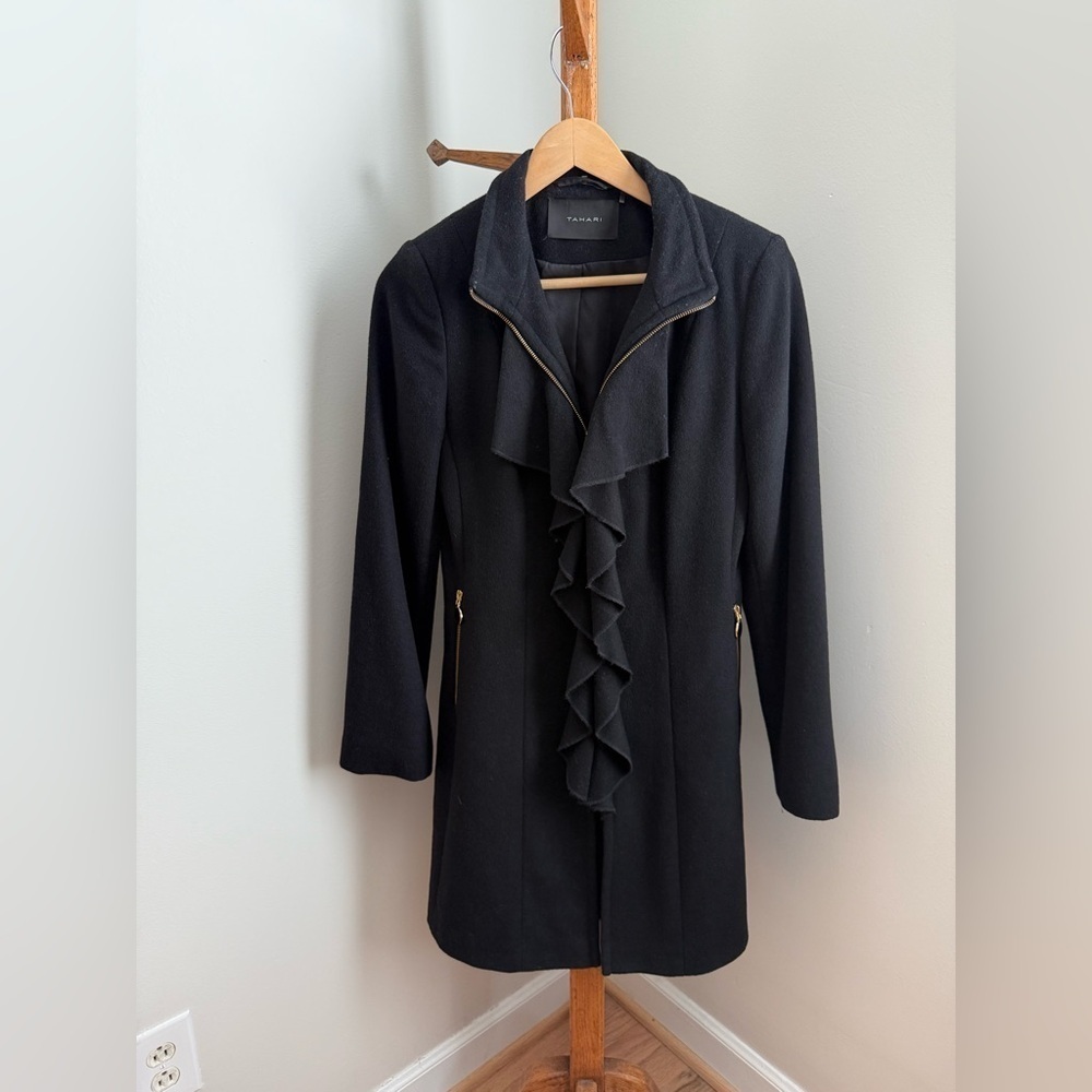Tahari Size 4 Black Wool Ruffle Front Coat Jacket